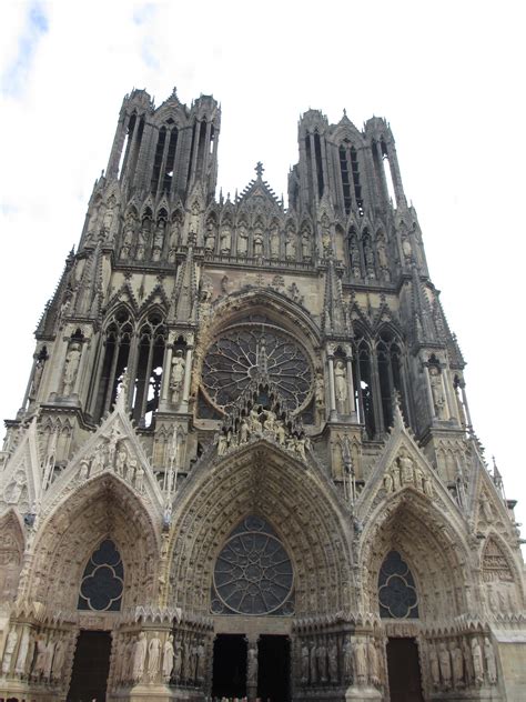 Reims cathedral in photos - frugal first class travel