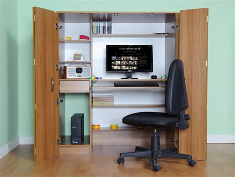 Rubenerd: A home-office hideaway computer desk | Hideaway computer desk, Computer desks for home ...