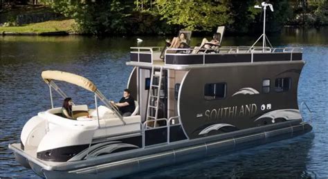 Pontoon Boats with Cabins: Our Top 4 with Living Quarters - Pontooners