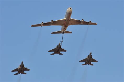 Watch Israeli Air Force warplanes perform aerial refueling during long ...