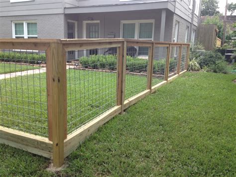 Custom Wood Fence - Cactus Fence A Pearland Fence Company