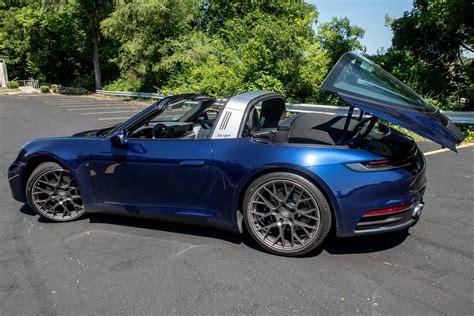 2021 Porsche 911 Targa 4 Review: All the 911 Goodness, Just Breezier | Cars.com