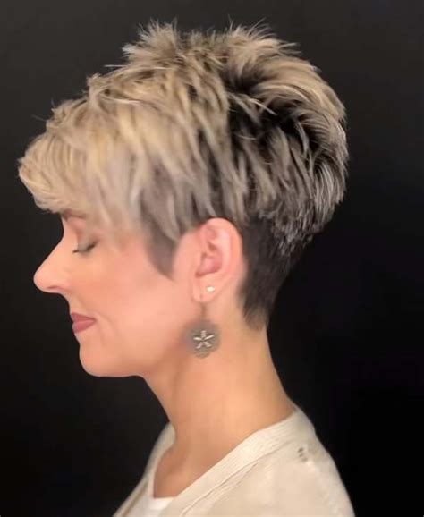 37+ short flippy hairstyles for fine hair - StacyTiffiny