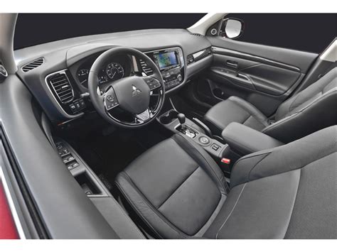 2016 Mitsubishi Outlander: 76 Interior Photos | U.S. News