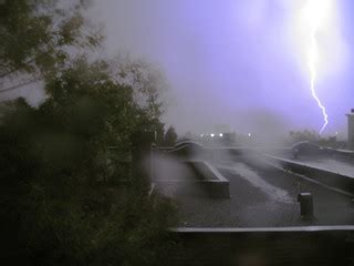Lightning bolt | Today was a day of scorching, sweltering he… | Flickr
