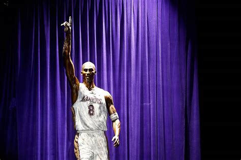 Photos: Kobe Bryant statue unveiled – Hot 106.5