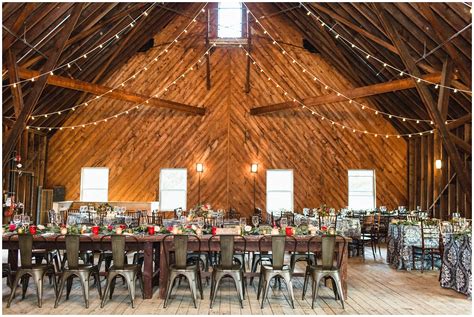 Farm at Pond Lily Wedding | Julia Elizabeth Photography