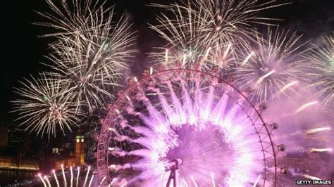 UK welcomes in New Year - BBC News