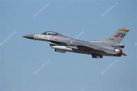 Avión de combate F-16 fuerza aérea turca — Foto editorial de stock ...