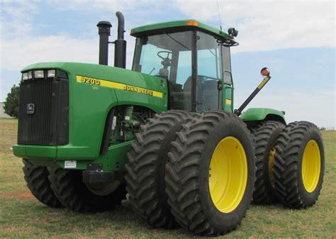 John Deere 9200 4WD Tractor Maintenance Guide & Parts List