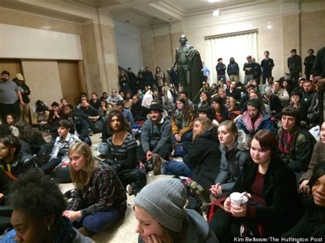 Hundreds Of Chicago Protesters Stage Peaceful Sit-In Outside Rahm Emanuel's Office | HuffPost Voices