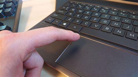 How to Unlock the Touchpad on an HP Laptop