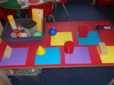 Challenge Table. Ch match household objects to its mathematical shape | Eyfs activities, Shapes ...