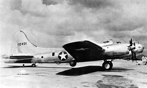 XB-38 Flying Fortress right side view | World War Photos