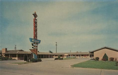 Western Motel Muskogee, OK Postcard