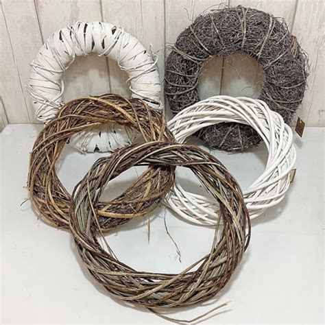 Assorted Xmas Wreaths 35cm Set of 5 | Wholesale Florist supplies UK ...