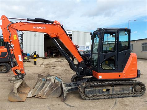 5T – 8.5T MIDI DIGGERS - Acland Plant Hire