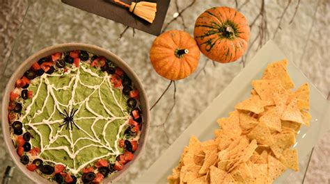 How To Make Spooky Halloween Taco Dip | Halloween Recipe