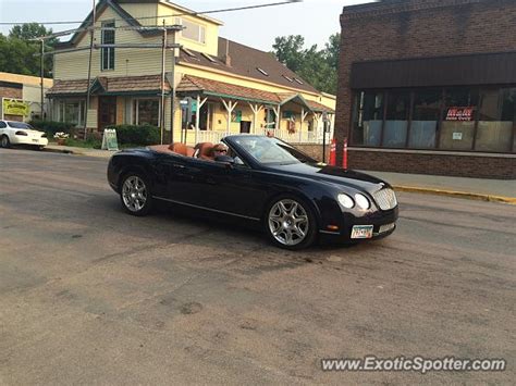 Bentley Continental spotted in Excelsior, Minnesota on 07/04/2015, photo 2