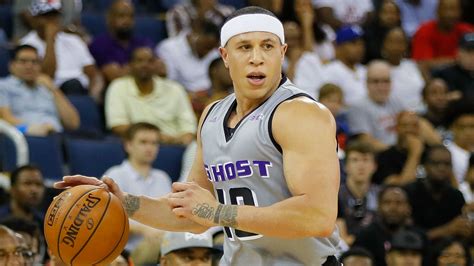 Former NBA player Mike Bibby under investigation after sex abuse allegation by teacher, report ...