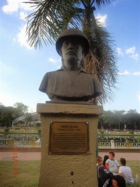 Trip to Manila: The Place for All Season "Rizal Park"