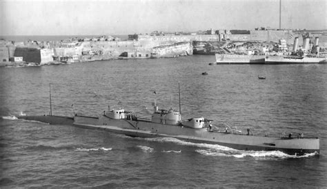 Submersible commerce raider HMS X1 in Malta[2824 × 1636] : r/WarshipPorn