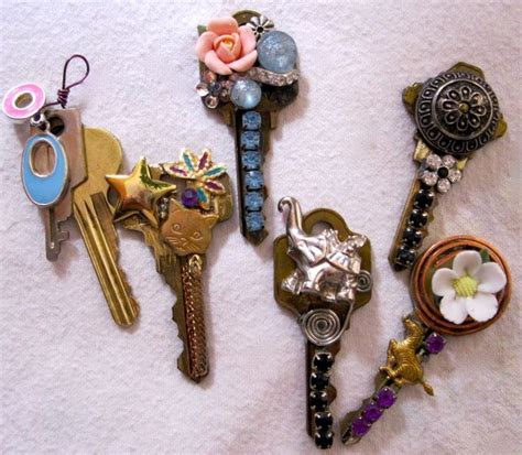 The KEY to Living Green: Unlock new treasures with old keys | Key crafts, Old key crafts, Old keys