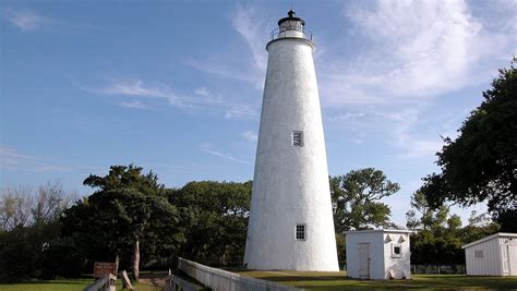 10,000 tourists forced to evacuate Ocracoke Island in the Outer Banks