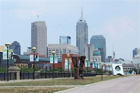 The skyline of downtown Indianapolis, Indiana – Stock Editorial Photo ...