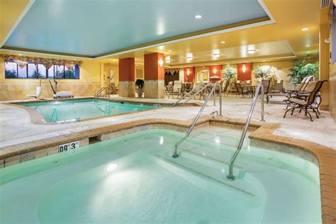 Holiday Inn Express & Suites Bloomington, an IHG Hotel Bloomington ...