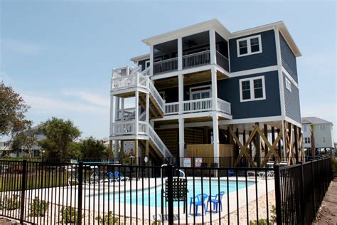 Pet Friendly Hotels in Oak Island NC | TripsWithPets