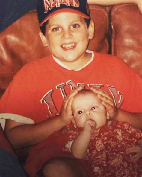 Jonah Hill with his new baby sister Beanie Feldstein, circa mid-1990s. | Jonah hill, New baby ...