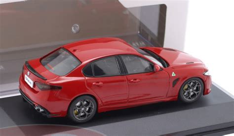 1/43 Solido 2019 Alfa Romeo Giulia Quadrifoglio (Red) Diecast Car Model - LIVECARMODEL.com