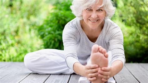 Teaching Yoga to Seniors - YogaUOnline