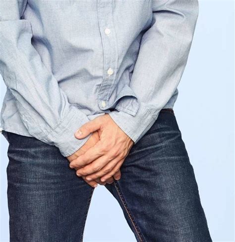 Scrotal eczema: Symptoms, causes, and treatment