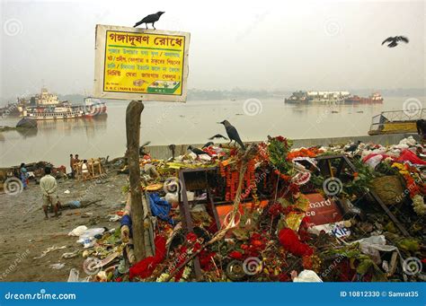 Ganga River Pollution in Kolkata. Editorial Image - Image of bengal ...