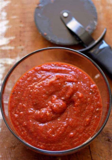 Homemade Pizza Sauce (5-Minute Recipe)