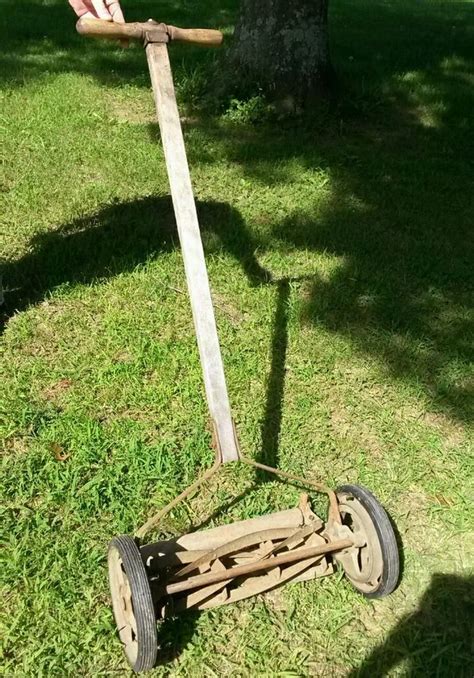 VINTAGE ANTIQUE GREAT STATES Wood Cast Iron Rotary REEL Push Lawn Grass ...