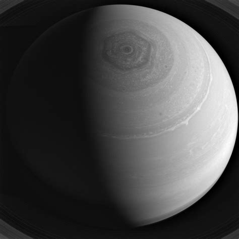 Saturn's Hexagon : r/space