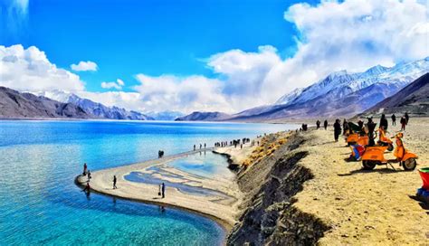 5 Most Scenic Lakes To Visit in India - lifeberrys.com