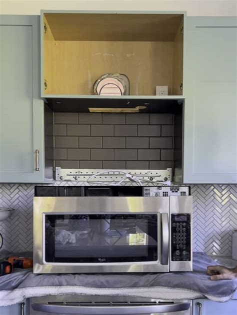 Replacing an Over-the-range Microwave with a Range Hood