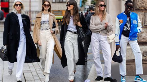 What to Wear With White Jeans? 2023 » OutfitBoss