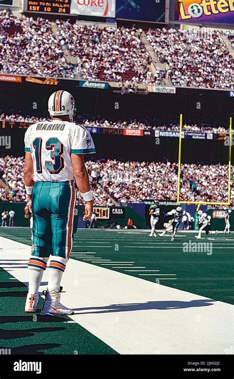 NFL Football Dan Marino quarterback for the Miami Dolphins Stock Photo - Alamy