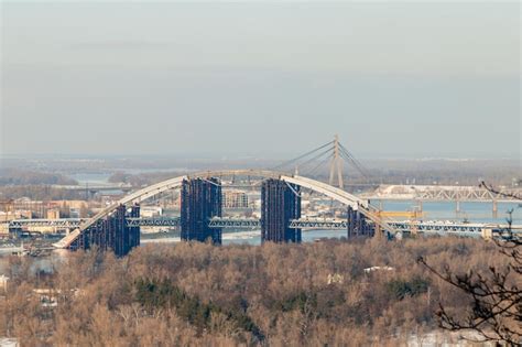 Premium Photo | View of the dnieper river and bridges the city