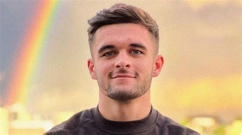 Jake Daniels: Gay Blackpool player met partner in DMs - Attitude