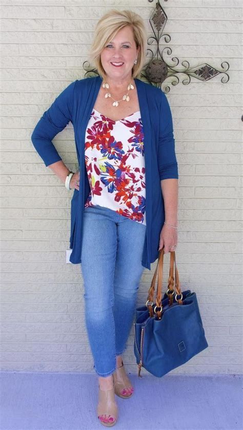 this Woman fashions is stunning #casualwomansfashion | Spring outfits ...