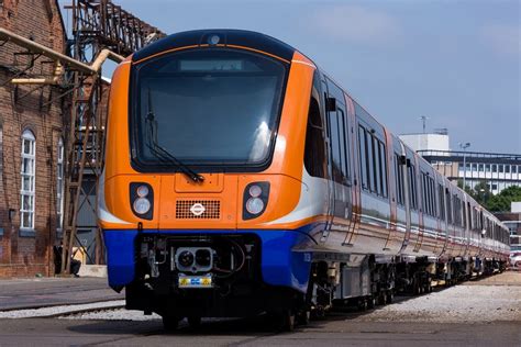 New London Overground trains will have USB ports, wifi and more wheelchair space | The ...