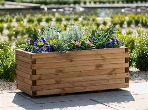 What to Put in the Bottom of a Planter for Drainage? - The Primrose Garden Club | Expert Tips ...