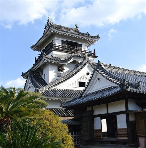 Kochi Castle - A rare jewel in Shikoku