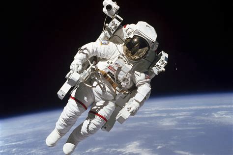 NASA call for astronauts draws 12,000 spaceflight hopefuls